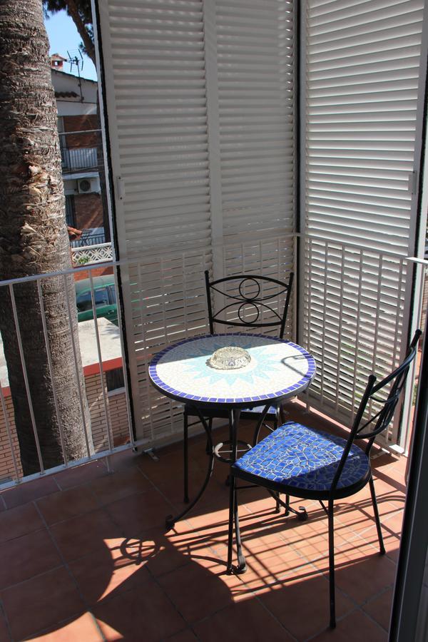 Apartamentos Caru Castelldefels Buitenkant foto