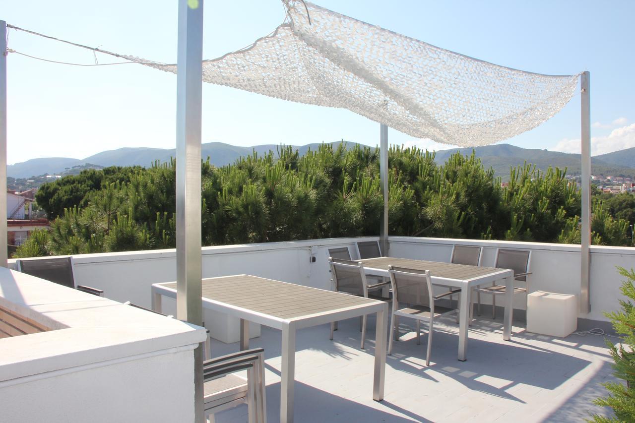 Apartamentos Caru Castelldefels Buitenkant foto